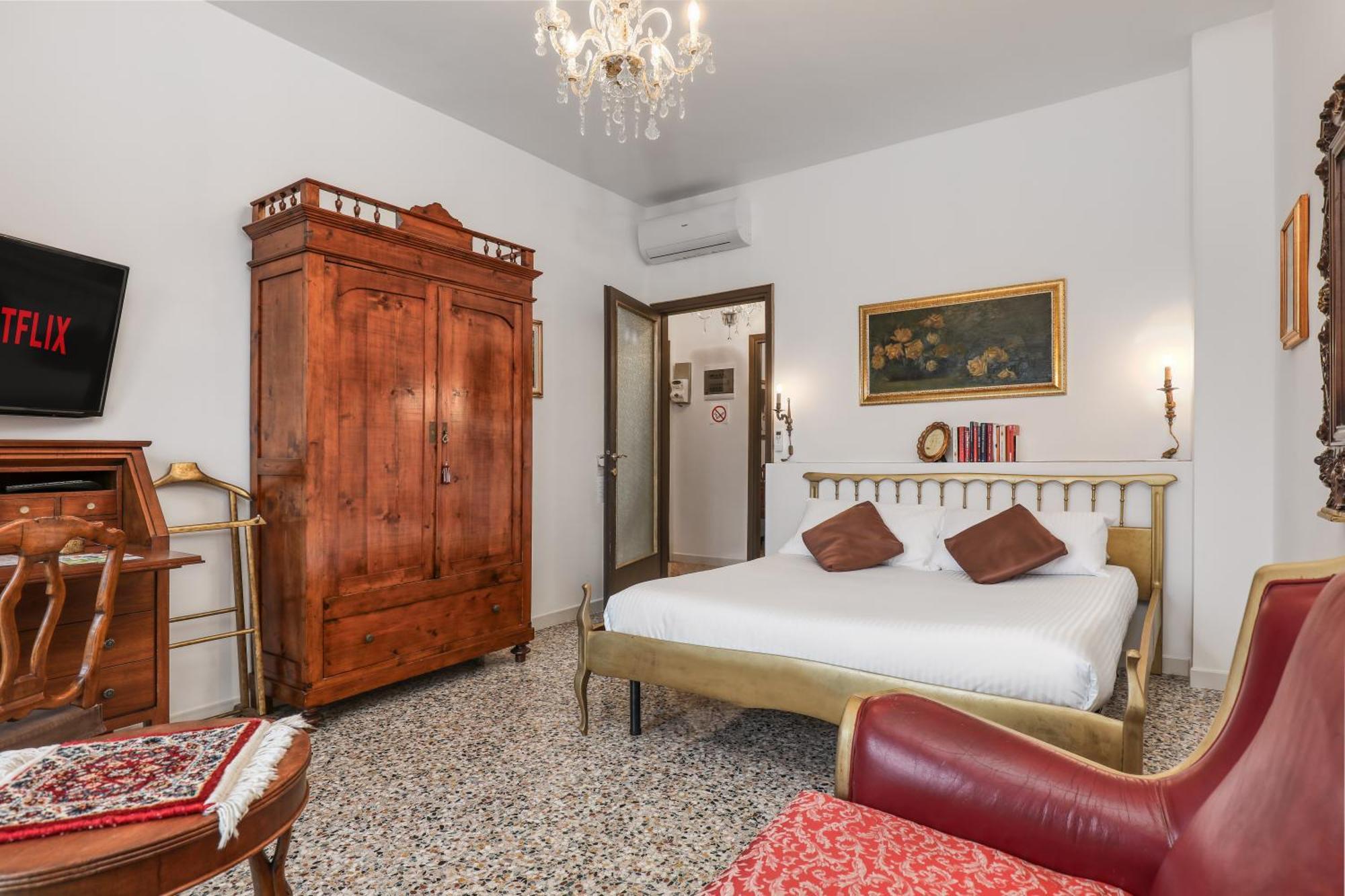 Suite Angolo Alla Stazione - Appartamento Con Terrazzo Panoramico パヴィーア エクステリア 写真