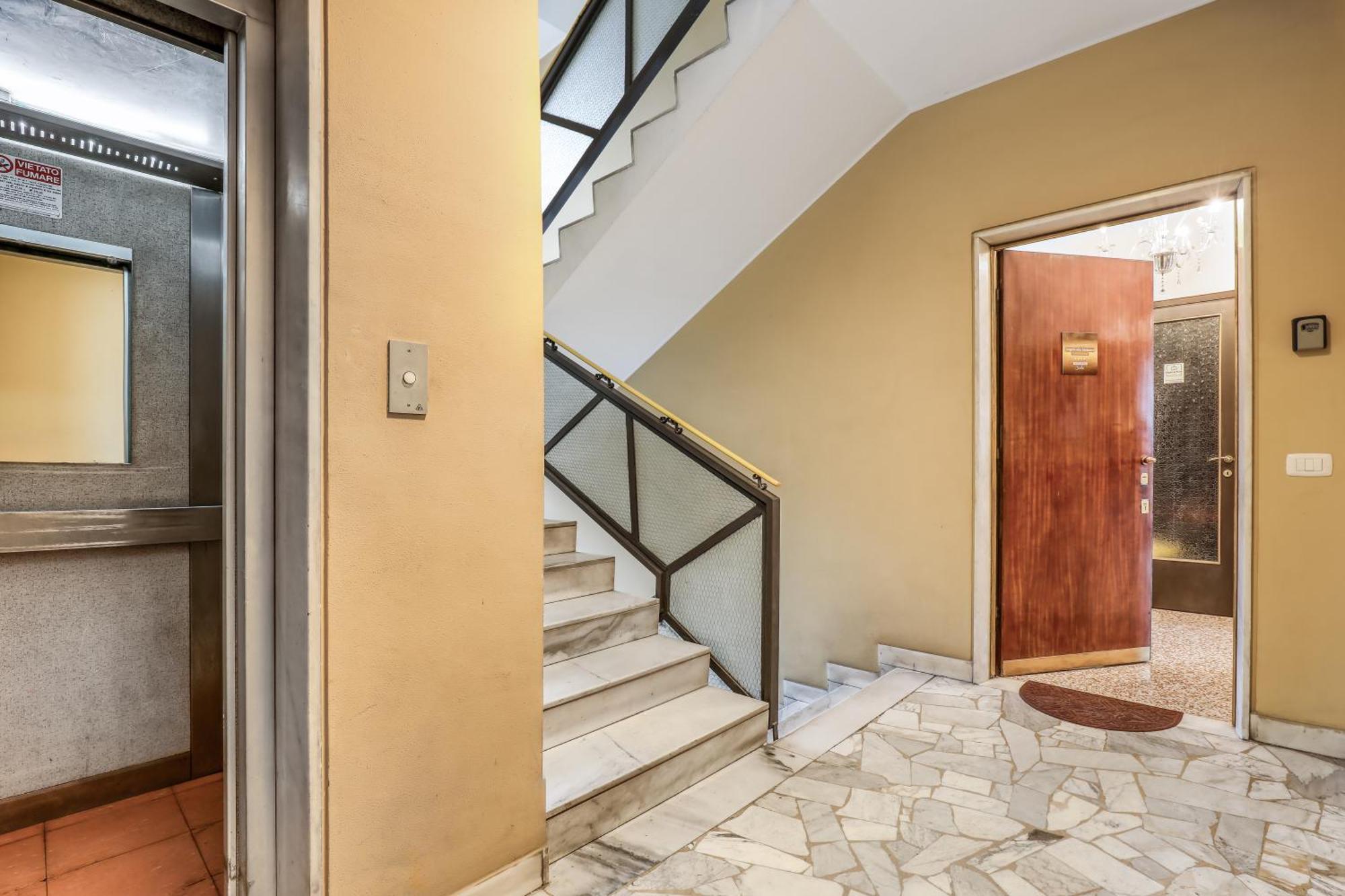 Suite Angolo Alla Stazione - Appartamento Con Terrazzo Panoramico パヴィーア エクステリア 写真