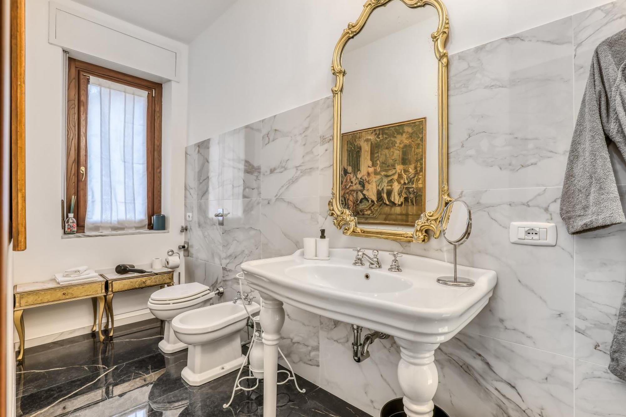 Suite Angolo Alla Stazione - Appartamento Con Terrazzo Panoramico パヴィーア エクステリア 写真