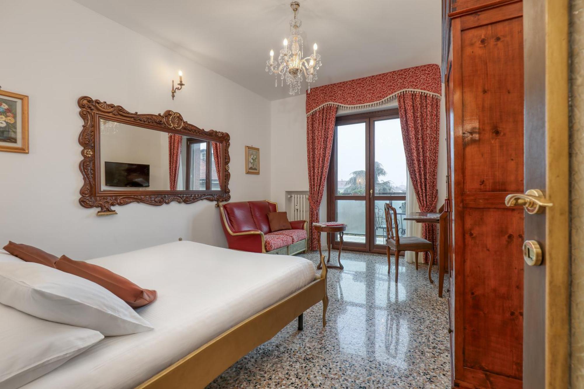 Suite Angolo Alla Stazione - Appartamento Con Terrazzo Panoramico パヴィーア エクステリア 写真