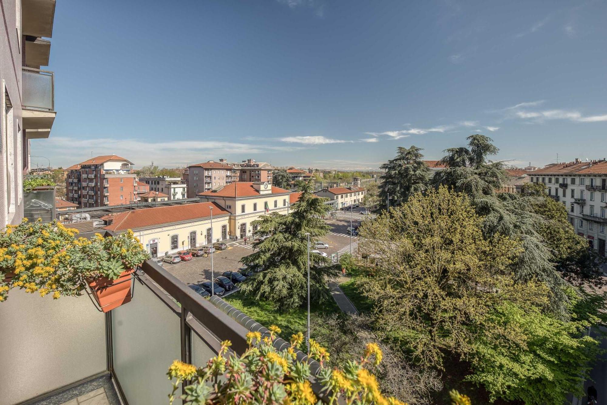 Suite Angolo Alla Stazione - Appartamento Con Terrazzo Panoramico パヴィーア エクステリア 写真